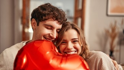 80 milionów bakterii w 10 sekund. Co naprawdę przekazujemy sobie podczas buziaka?