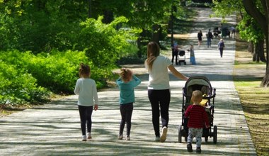 800 plus nie dla każdego? Sąd wskazał, kiedy ZUS ma prawo odebrać pieniądze rodzicom