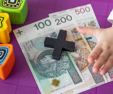 800 plus zastąpi 500 plus, znamy już warunki. 100 tys. dzieci mniej dostanie pieniądze