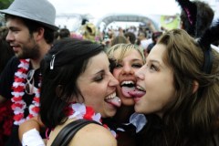 800 tys. ludzi na paradzie techno w Zurychu