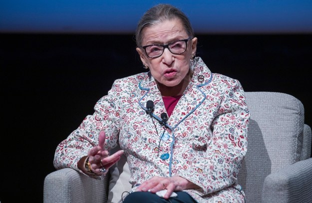 87-letnia Ruth Ginsburg jest najstarszą liberalną sędzią Sądu Najwyższego /TANNEN MAURY  /PAP/EPA