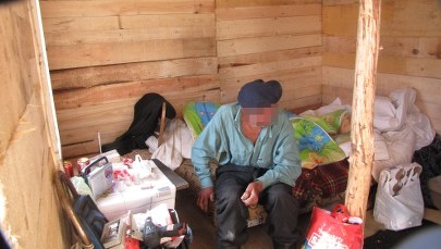 89-latek żyje w dramatycznych warunkach, bo mieszkanie oddał rodzinie