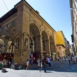 9-latek porysował zabytek na historycznym placu Florencji. Dziecko przesłuchano