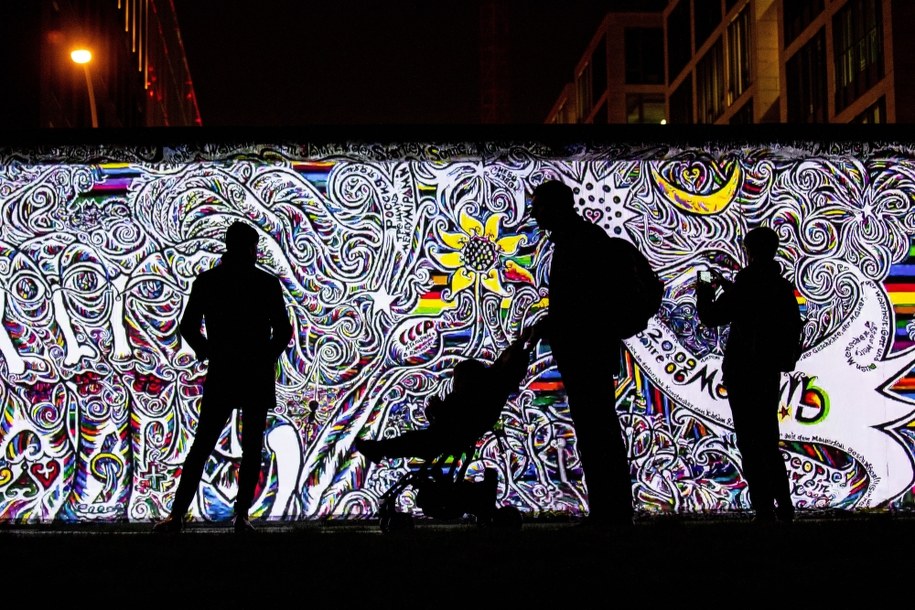 9 listopada 2019 roku obchodzimy 30. rocznicę upadku Muru Berlińskiego /OMER MESSINGER  /PAP/EPA