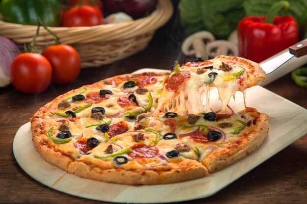 9 lutego obchodzimy Międzynarodowy Dzień Pizzy /Shutterstock