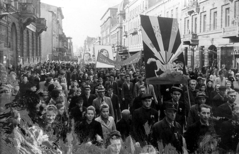 9 maja 1945 r, Łodź. Manifestacja z okazji dnia zwycięstwa /Muzeum Niepodległości /East News