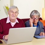 9 mln dorosłych po pięćdziesiątce nie korzysta z internetu