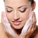 9 rzeczy, które źle wpływają na skórę twarzy