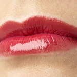 9 sposobów na to, aby zachować miękkość ust