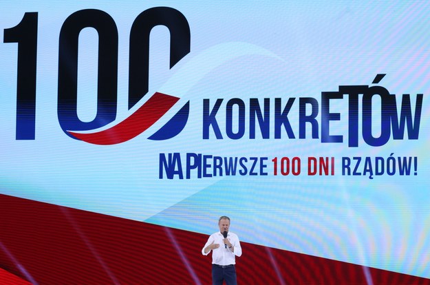 9 września zeszłego roku, w ogniu kampanii Donald Tusk ogłosił listę "100 konkretów na pierwsze 100 dni rządów". /East News