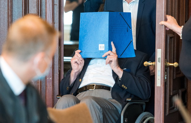 93-letni Bruno D. w sądzie w Hamburgu /Daniel Bockwoldt /PAP/EPA