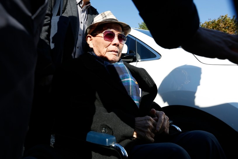 94-letni Lee Chun-sik jedt jedynym ze skarżących, który dożył wyroku sądu /	PAP/EPA/JEON HEON-KYUN /PAP/EPA