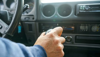 97-letni kierowca wjechał w samochód, którym jechała stulatka