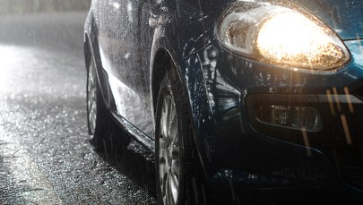 98 procent polskich kierowców jest oślepianych przez inne samochody