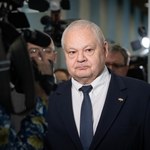 A. Glapiński sam zrezygnuje? Obóz rządzący chce "przeczołgać" prezesa NBP