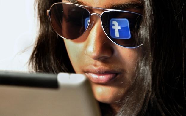 A wy jak często korzystacie z gier na Facebooku? /AFP