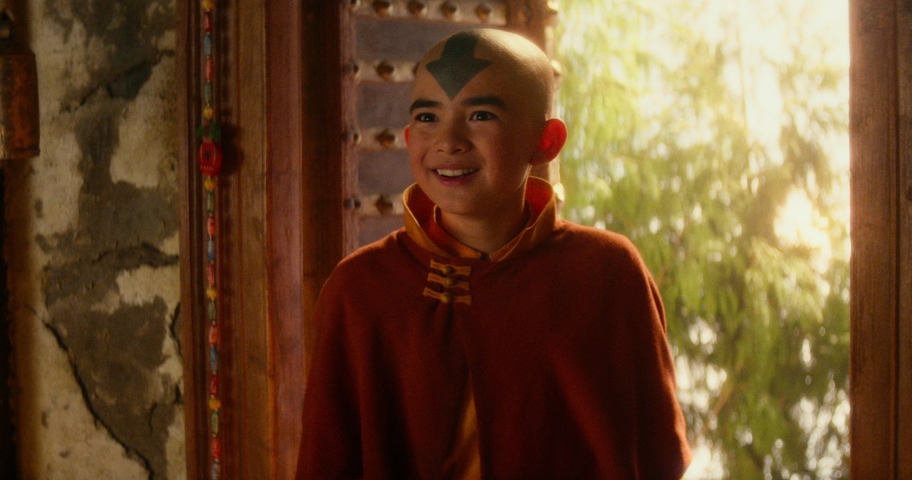 Aang (Gordon Cormier) w sezonie pierwszym "Awatara: Ostatniego władcy wiatru" /Courtesy of Netflix /Netflix