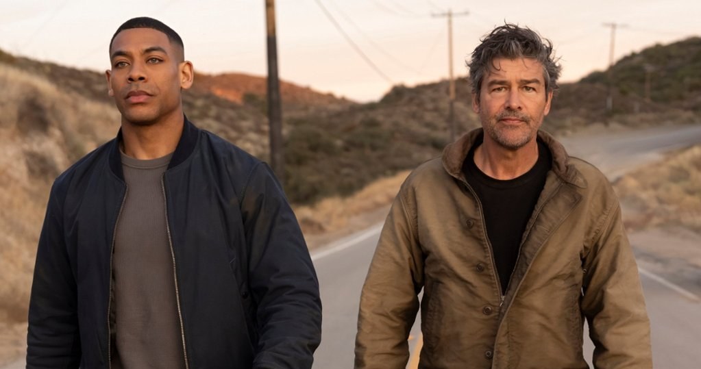 Aaron Pierre i Kyle Chandler w serialu "Lanterns" /materiały prasowe