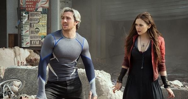 Aaron Taylor-Johnson jako Quicksilver oraz Elizabeth Olsen jako Scarlet Witch w filmie "Avengers: czas Ultrona" /materiały dystrybutora