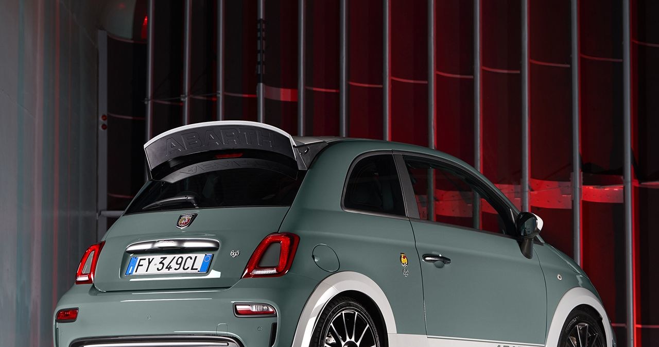 Abarth 695 70° Anniversario /Informacja prasowa