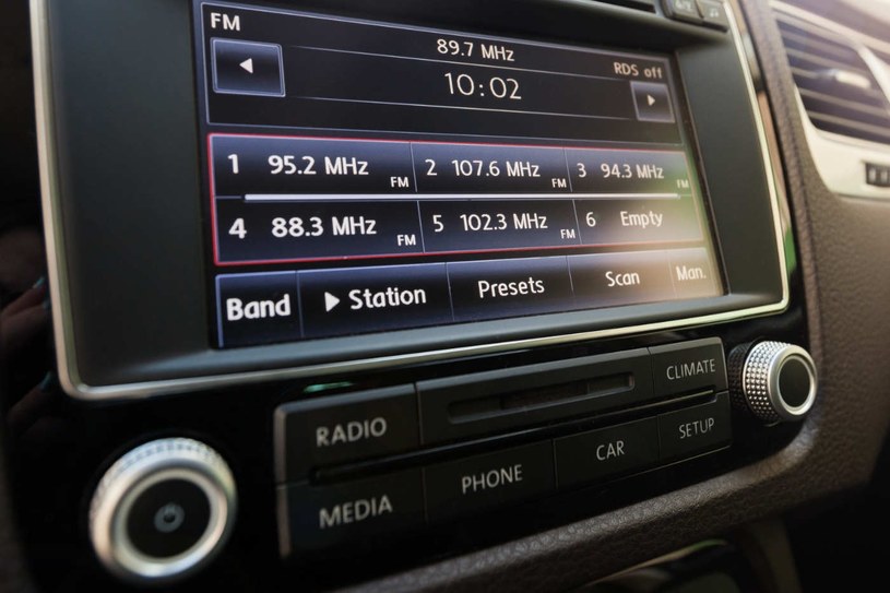 Abonament RTV dotyczy też radia samochodowego. Kto musi go zapłacic? /123RF/PICSEL
