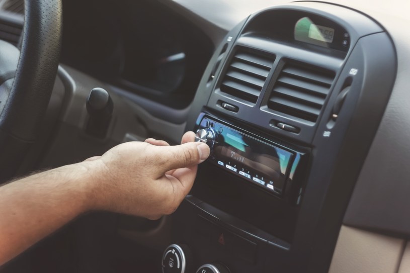 Abonament za radio w samochodzie prywatnym: w 2023 roku kierowców czeka wyższy podatek od radia w aucie. /123rf.com /123RF/PICSEL
