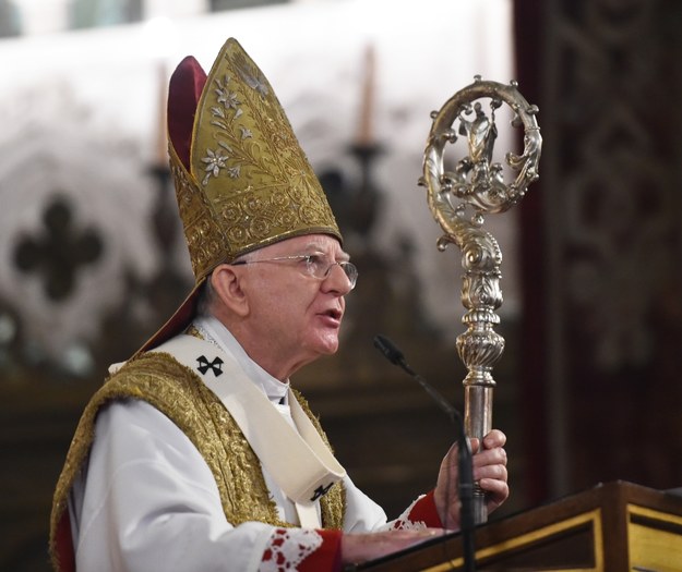 Abp Marek Jędraszewski podczas mszy w katedrze na Wawelu /Jacek Bednarczyk /PAP