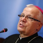 Abp Michalik o wystawie w CSW: Kolejny raz został zbezczeszczony Krzyż