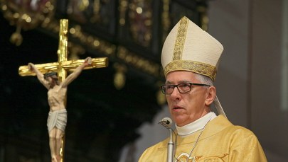 Abp Skworc prosi księży o pieniądze na zakup respiratorów. Każdy może dołączyć do zbiórki!