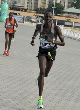 Abraham Kiptum, rekordzista świata w półmaratonie, tymczasowo zawieszony