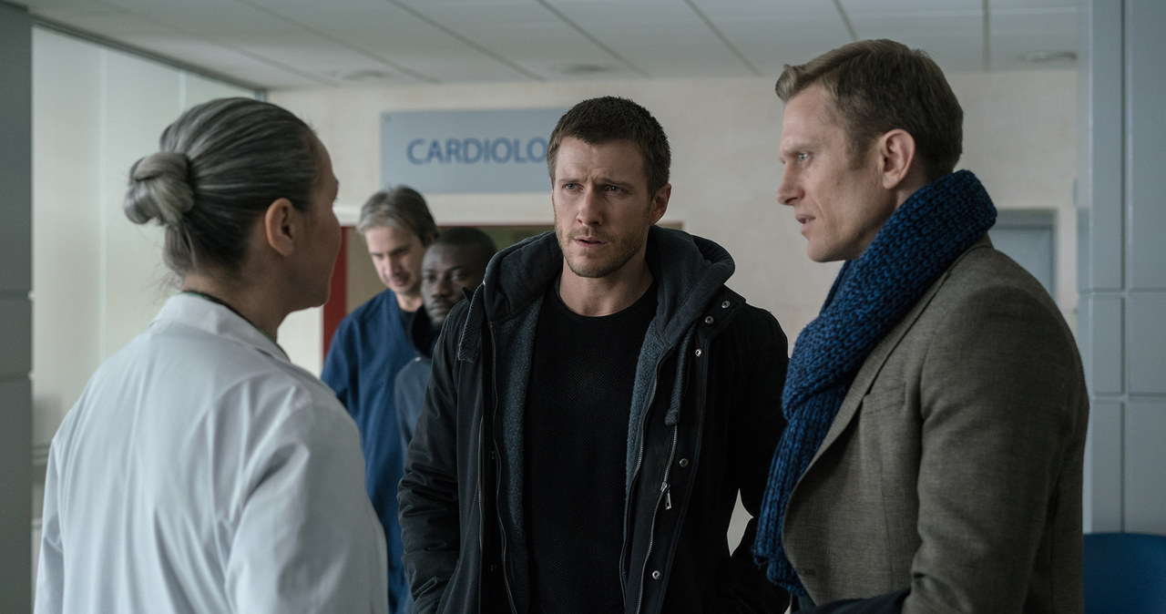 "Absentia" /AXN