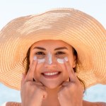 plaża Absolutnie nie nakładaj na twarz przed wyjściem na plażę. To droga do podrażnień i plam na skórze