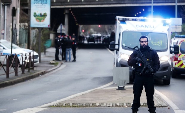 Absurd we Francji. Islamski ekstremista udzielił wywiadu… uciekając po zamachach