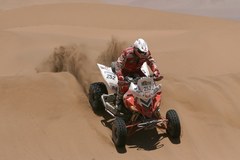 Abu Dhabi Desert Challenge 2010: Rafał Sonik czwarty na mecie I rundy MŚ