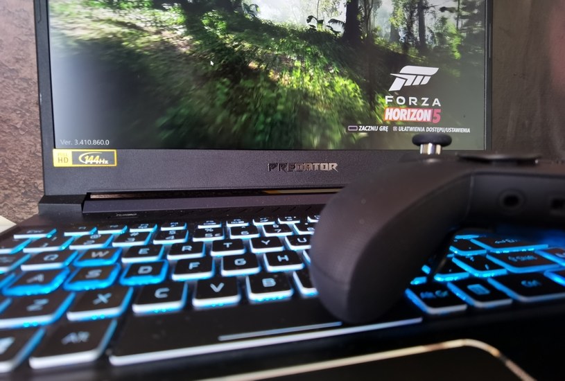 ​Acer Predator Helios 300, gamepad Xbox Elite Series 2 i Forza Horizon 5 /INTERIA.PL