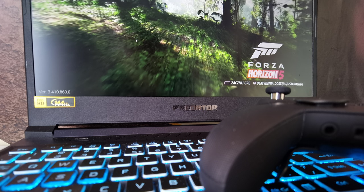 ​Acer Predator Helios 300, gamepad Xbox Elite Series 2 i Forza Horizon 5 /INTERIA.PL