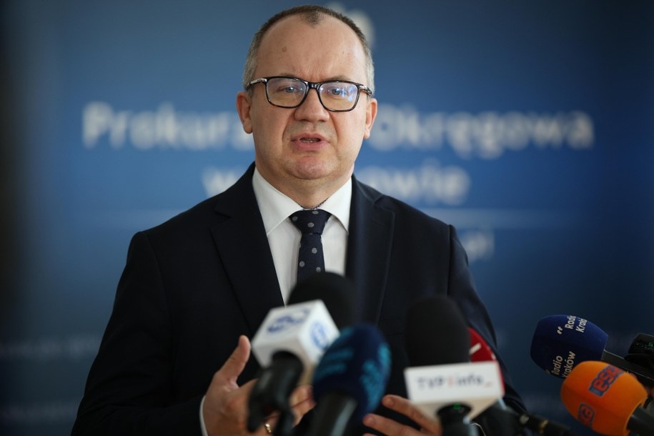 Adam Bodnar odpowiada politykom PiS na zarzuty o poświadczenie nieprawdy w oświadczeniu majątkowym /PAP/Łukasz Gągulski; wxcharts /PAP