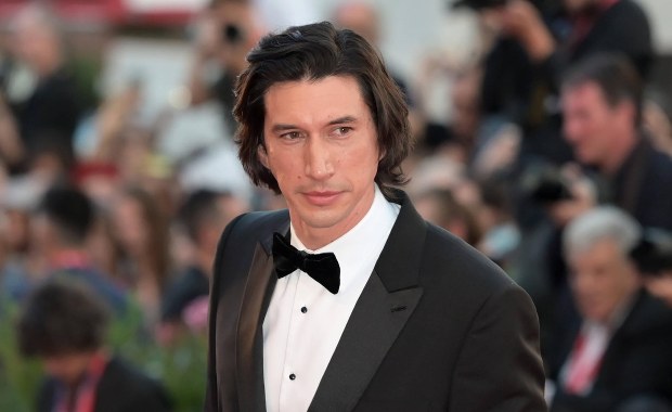Adam Driver jako Enzo Ferrari. Spektakularna metamorfoza