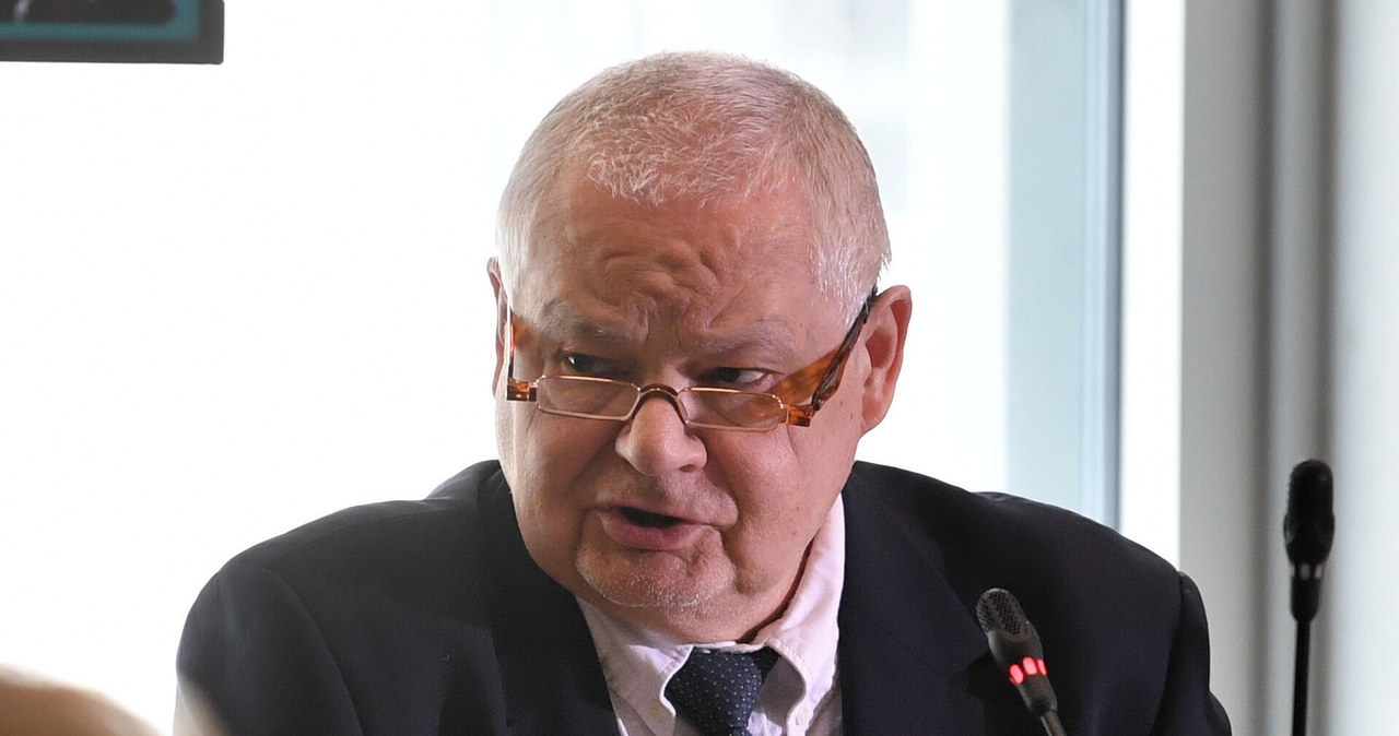 Adam Glapiński podczas posiedzenia sejmowej komisji finansów publicznych w Sejmie /Radek Pietruszka /PAP