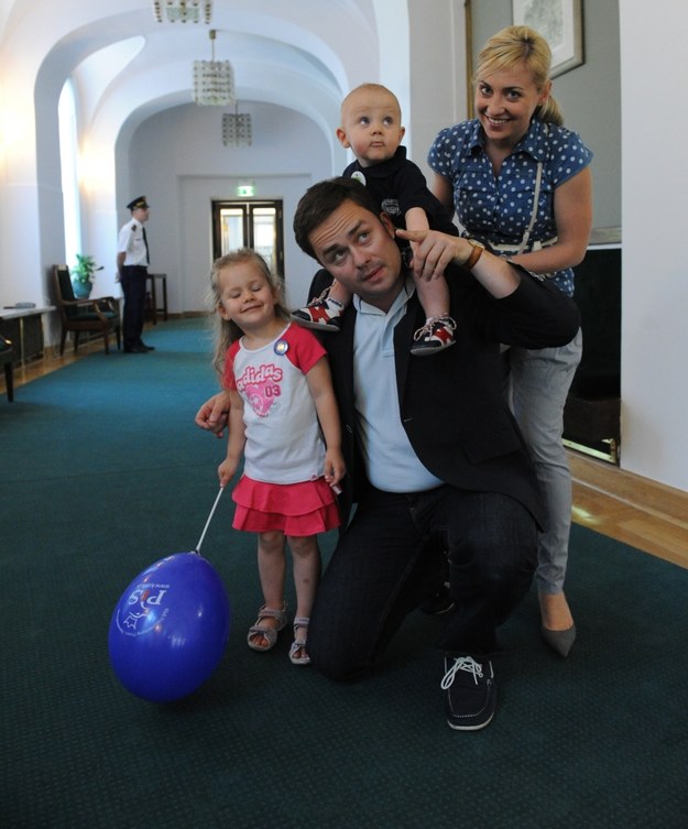 Adam Hofman z żoną Joanną i dwójką dzieci /PAP/Grzegorz Jakubowski /PAP