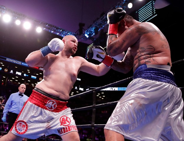 Adam Kownacki i Chris Arreola /JASON SZENES    /PAP/EPA