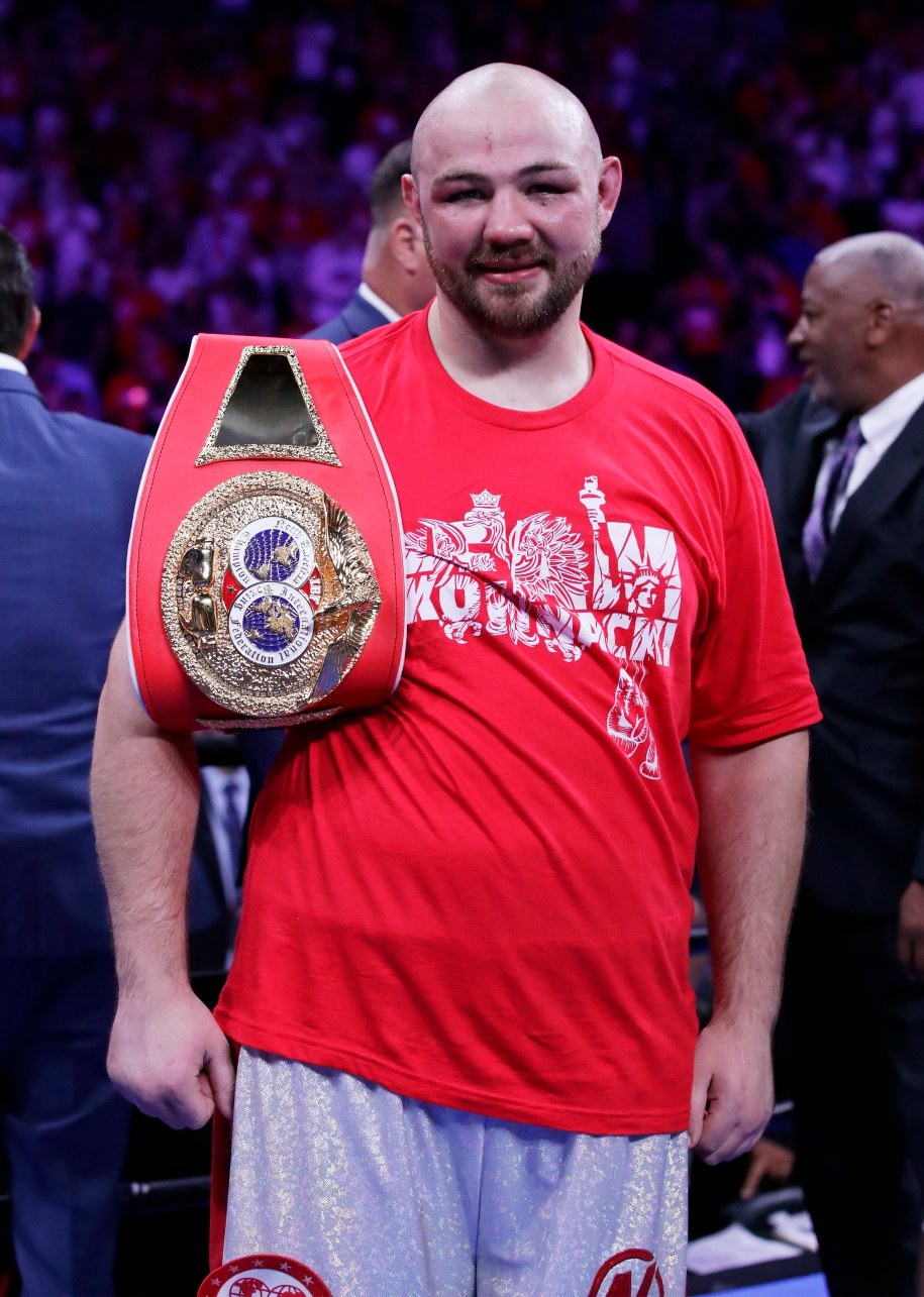 Adam Kownacki po wygranej walce /JASON SZENES    /PAP/EPA