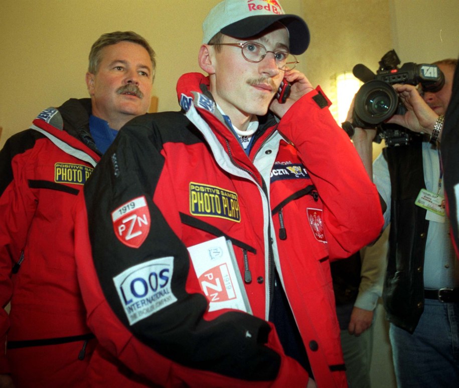 Adam Małysz i Apoloniusz Tajner na zdj. z 2001 r. /Przemek Wierzchowski /PAP