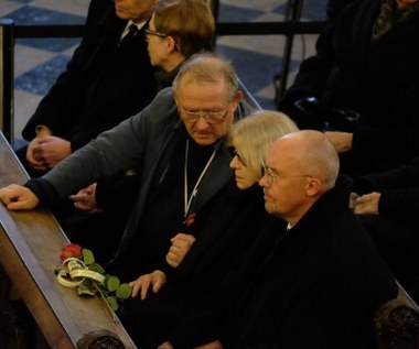 Adam Michnik w towarzystwie wdowy po Andrzeju Wajdzie - Krystyny Zachwatowicz.