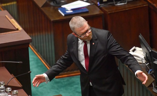 Adam Niedzielski oskarża prokuraturę o opieszałość. Chodzi o wypowiedź Grzegorza Brauna