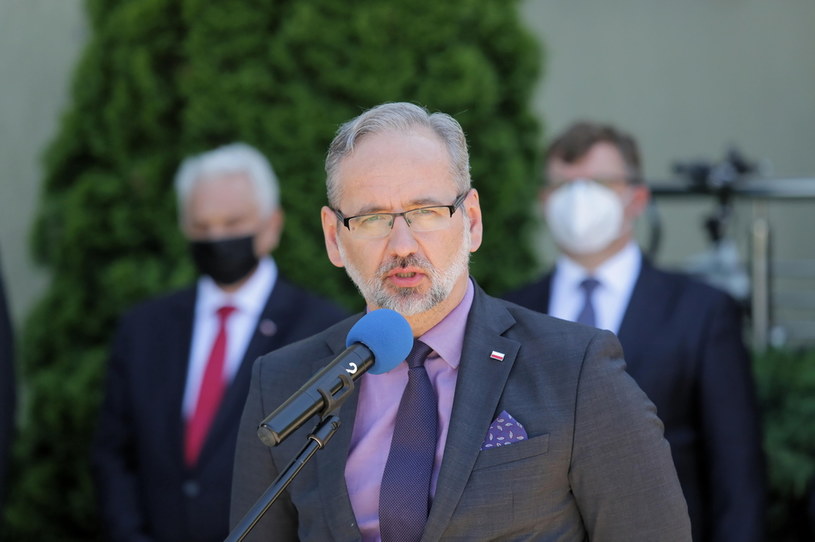 Adam Niedzielski podczas konferencji prasowej /Tomasz Waszczuk /PAP