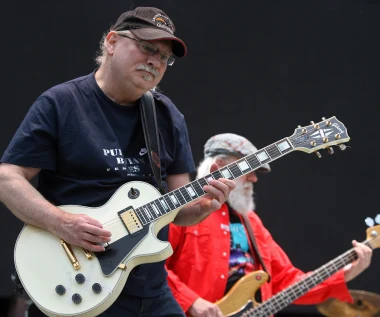 Adam Otręba jest jednym z założycieli Dżemu. Lata temu kazano mu porzucić gitarę!