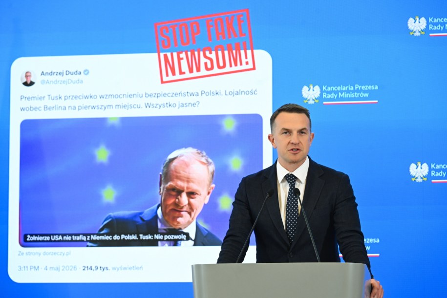 Adam Szłapka po posiedzeniu Rady Ministrów / PAP/Radek Pietruszka /PAP/EPA