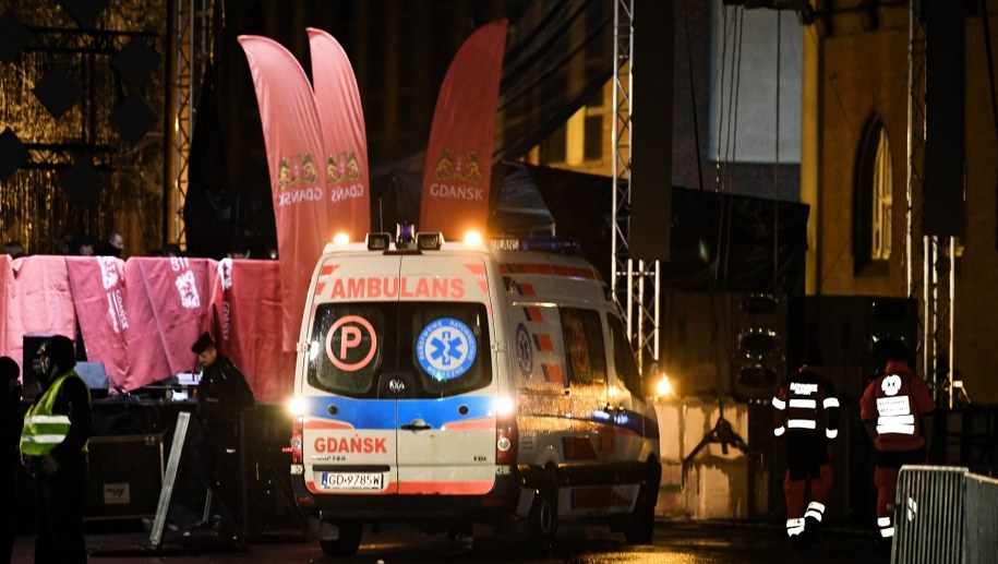 Adamowicza nie przewieziono do najbliższego szpitala, tylko do Uniwersyteckiego Centrum Klinicznego / 	Adam Warżawa    /PAP