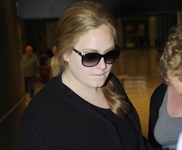 Adele dołączyła do gwiazd, które muszą chować się za wielkimi, ciemnymi okularami - fot. Gene Young /East News